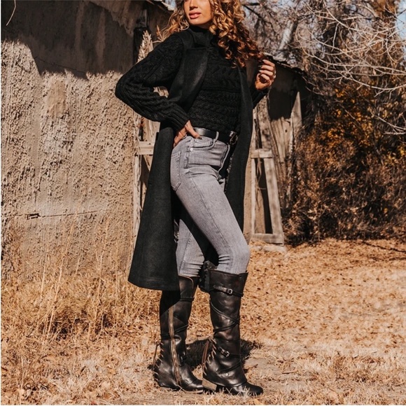 Freebird Cassius distressed leather boots - Picture 2 of 12